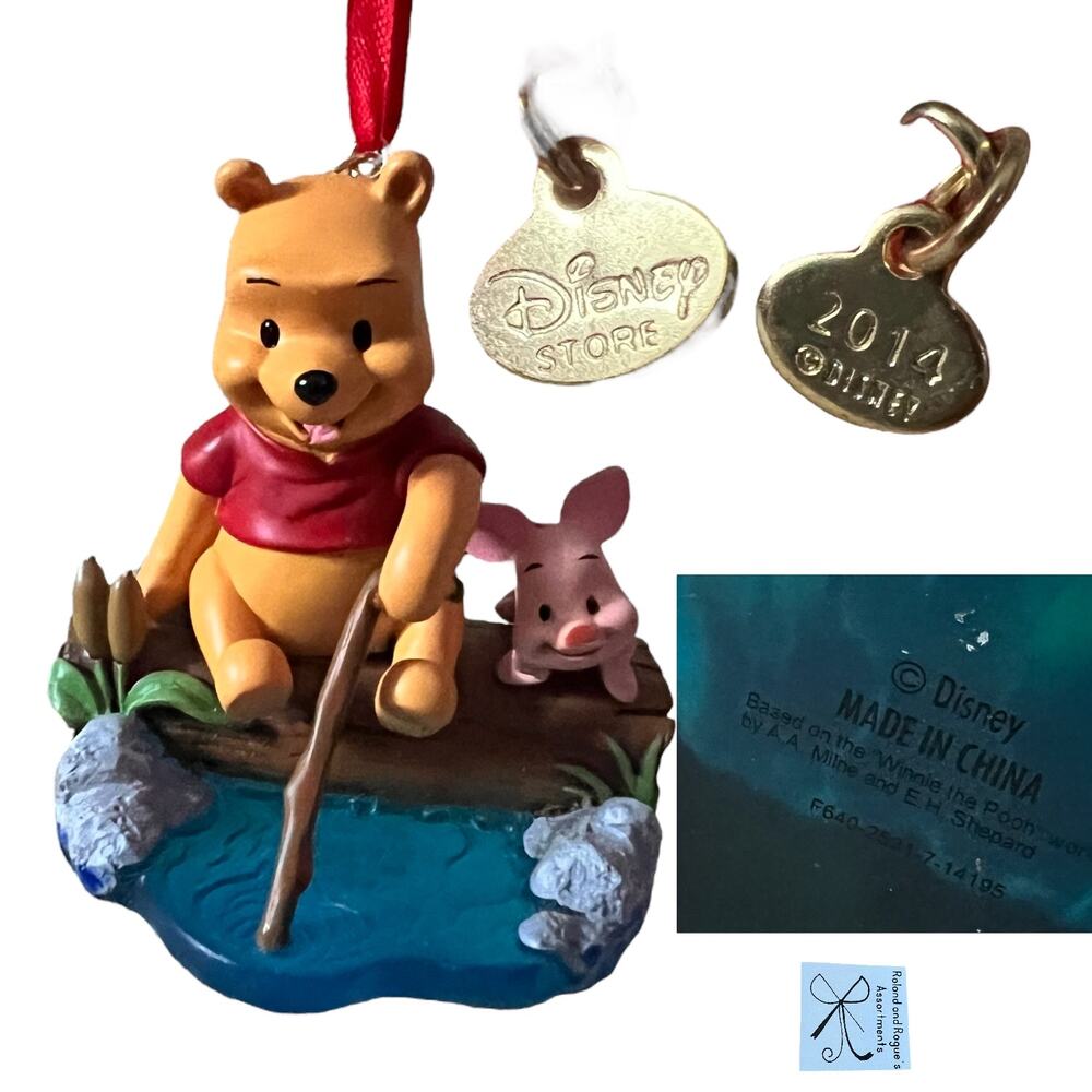Disney Store 2014 Winnie the Pooh and Piglet Sitting on Log Ornament
